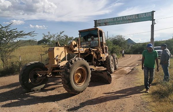 Rehabilita Antorcha carreteras en San Pablo Anicano