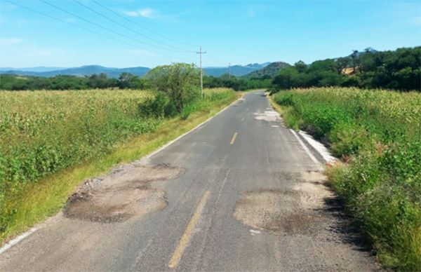 Denuncian estafa y olvido en comunidades de Petlalcingo