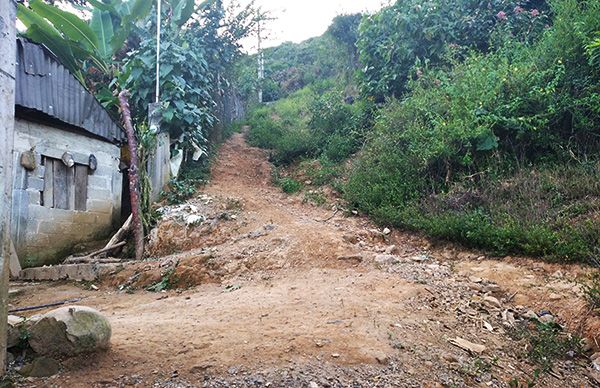 Reprochan vecinos de Olintla recorte al PEF 2021
