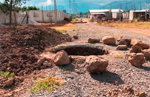 Inicia segunda etapa de drenaje y agua potable en la colonia antorchista