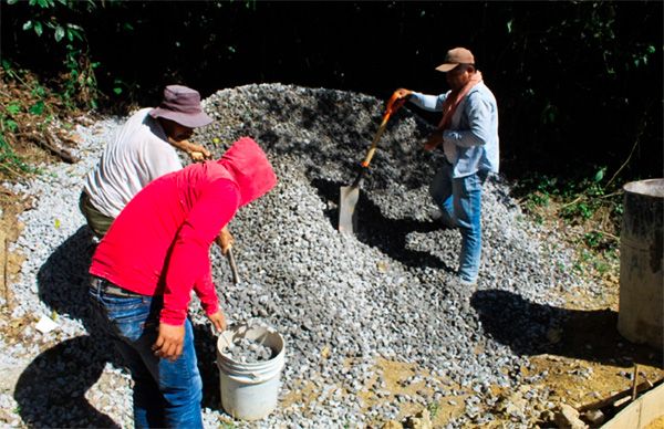 Avanza obra de pavimentación en Cohuapan