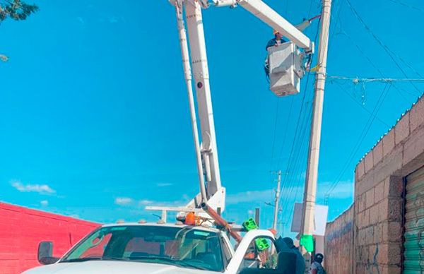 Logran vecinos reparación de luminarias