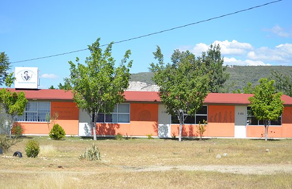 Sin apoyo los estudiantes de la Unidad Tlacaélel
