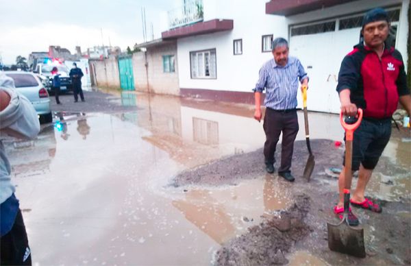 Exigen poblanos a Barbosa atender carencias