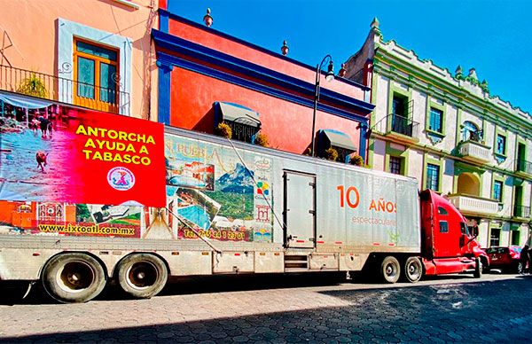 El pueblo organizado ayuda a Tabasco