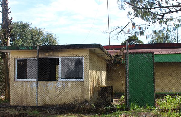 Habitantes de Tepango piden que se arreglen espacios públicos