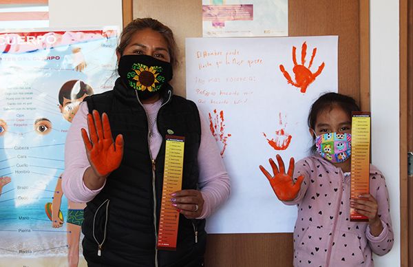 Imparte Instituto de la Mujer Ocoyucan plática a jóvenes