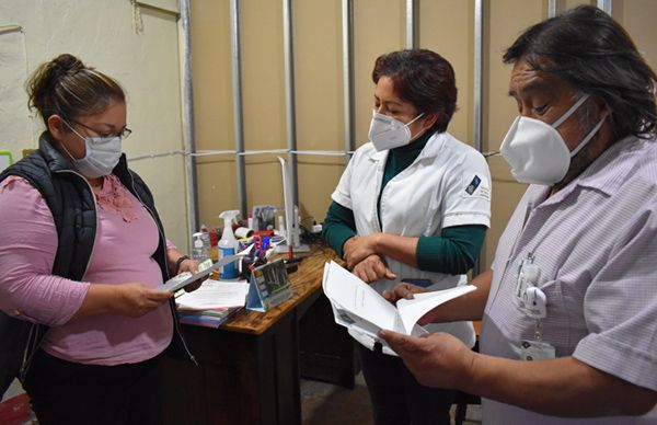 Apoya edil de Ixcaquixtla a personal del sector salud
