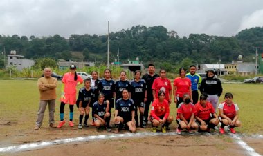Impulsan la práctica de fútbol femenil