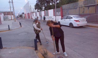 Fomentan hábitos de limpieza urbana en colonias antorchistas