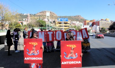 Realiza Antorcha desfile cultural en Zacatecas