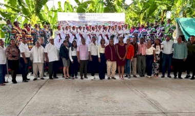 Celebran aniversario 15 de Telebachillerato “El Campamento”