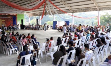 Festejan aniversario de trabajo antorchista en Tihuatlán