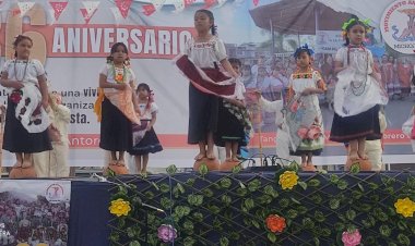 Colonia Mártires Antorchistas celebra su aniversario 36