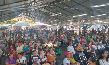 El baile, la danza y el canto llegan al centro de Uruapan, Michoacán