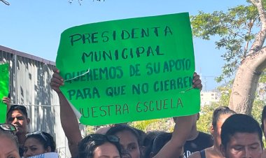 Colecta busca evitar cierre de telesecundaria en Acapulco