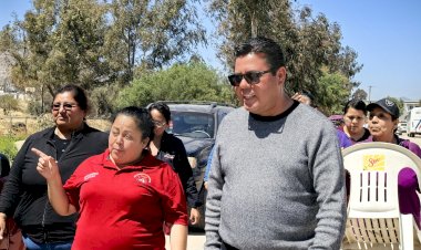 Visita presidente de Tijuana, colonia antorchista