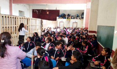 Secundaria de Oriental, escuela de palitos