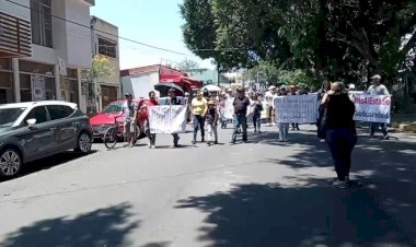 Marchan por la salud en Tepic