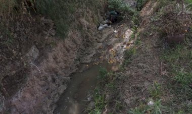 En Ecatepec, canales y coladeras provocan inundaciones, malos olores y focos de infección