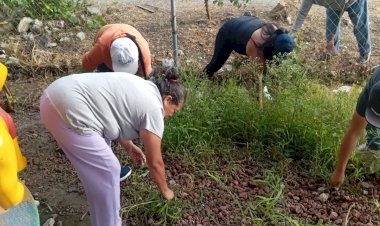 Morelenses realizan faenas en sus escuelas para arrancar el inicio del nuevo ciclo escolar en Xochitepec