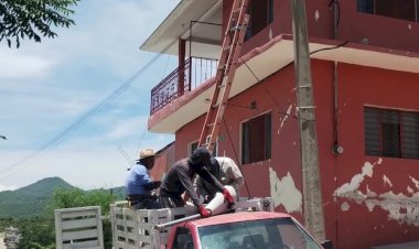Rehabilitan alumbrado en San Miguel de Lozano, Tecomatlán