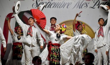 Ovacionan a “los nacionales” en Tulum por 5a presentación