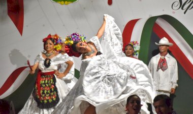 ‘Los nacionales’ sensibilizan al público con su arte