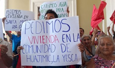 Antorchistas exigen audiencia con Miguel Ángel Navarro