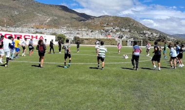Unidad Deportiva La Antorcha impulsa a jóvenes pachuqueños