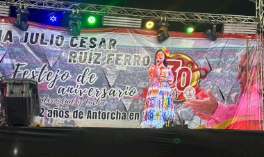 Con éxito festejan 30 años de la Ruiz Ferro
